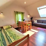 Madzia - 2-4 Osobowe Z Lazienkami Quarto em Acomodações Particulares *