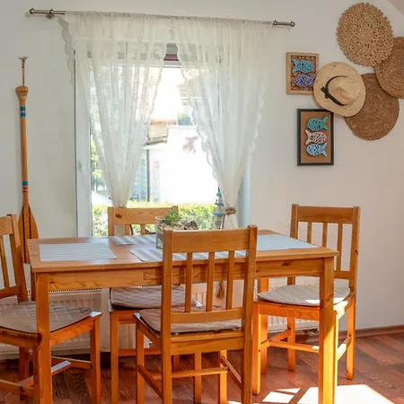 Habitación en casa particular Madzia - 2-4 Osobowe Z Lazienkami Władysławowo
